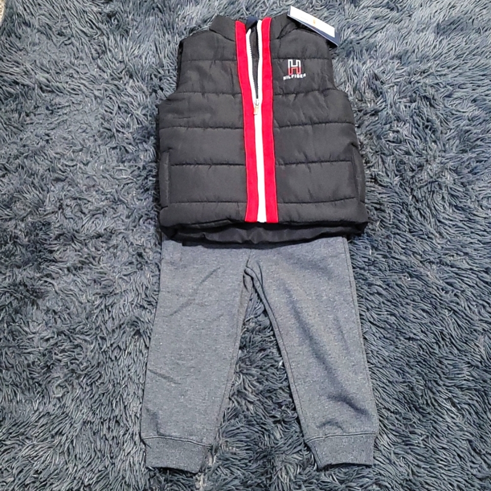 TOMMY HILFIGER JOGGER SET - Picture 1 of 12